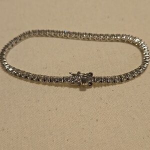 Elegant Silver Tennis Bracelet 7 Inch
